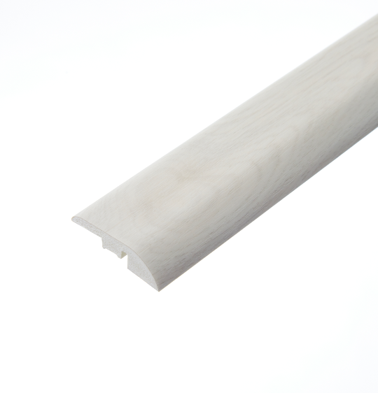 Bishops White Ramp Profile: An image of the Bishops White ramp profile. The piece features a bright white finish and is designed to facilitate a smooth transition between different floor heights, ensuring safety and aesthetics.